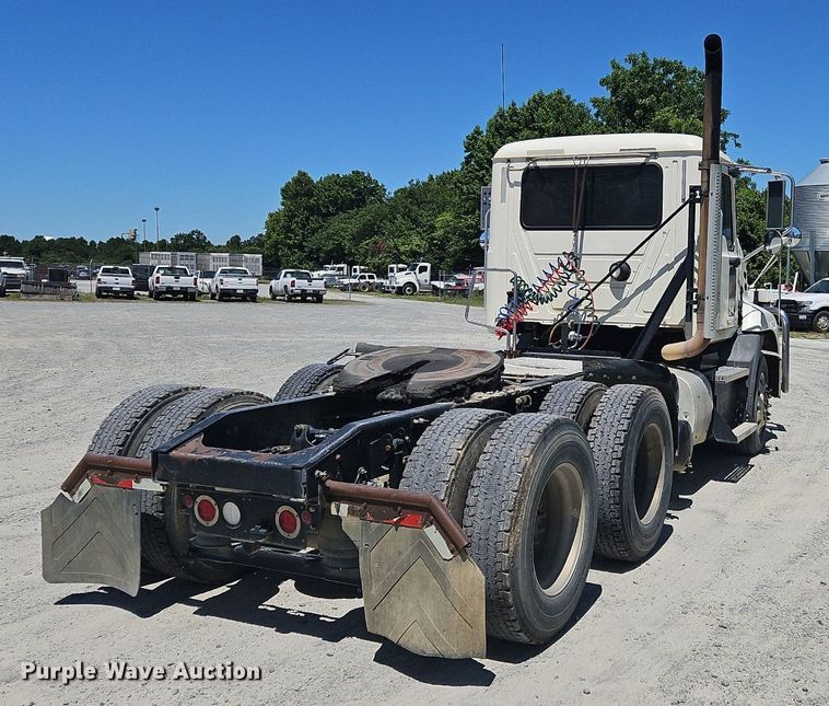 image for item OK9933 2012 Mack CXU semi truck