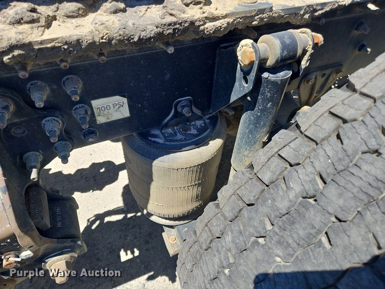 image for item OK9933 2012 Mack CXU semi truck