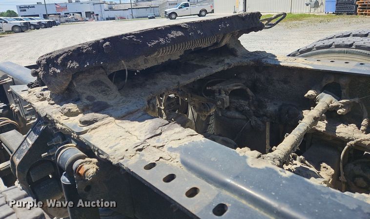 image for item OK9933 2012 Mack CXU semi truck