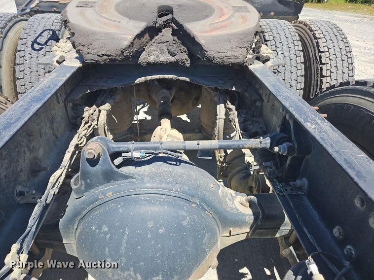 image for item OK9933 2012 Mack CXU semi truck