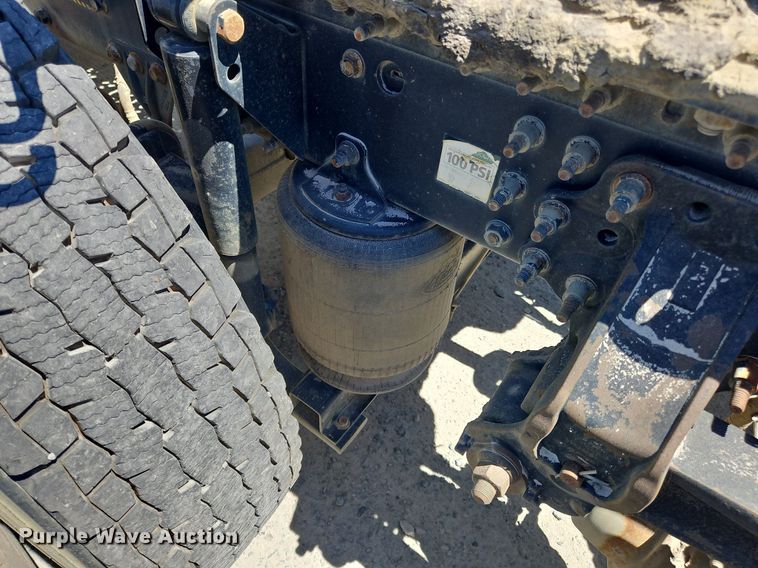 image for item OK9933 2012 Mack CXU semi truck