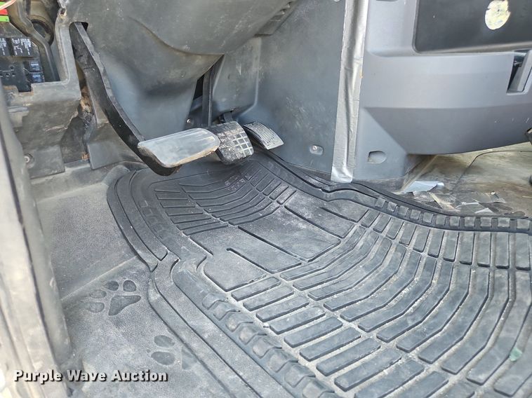 image for item OK9933 2012 Mack CXU semi truck