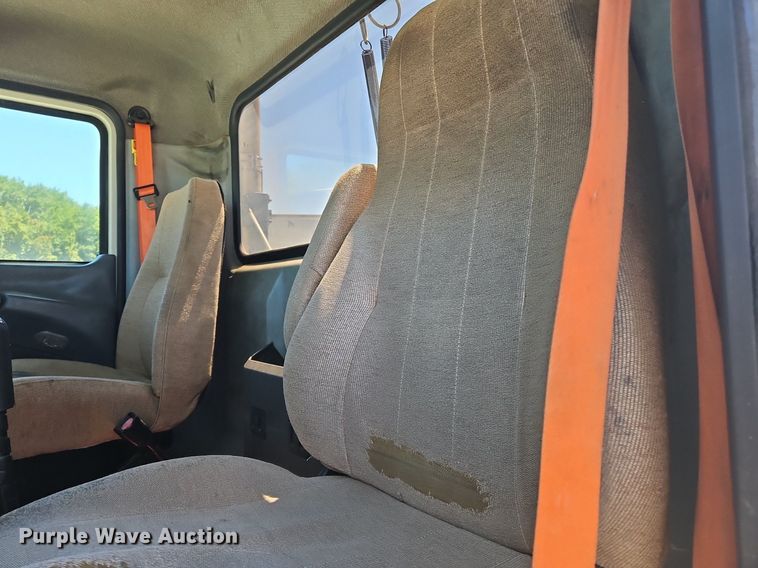 image for item OK9933 2012 Mack CXU semi truck