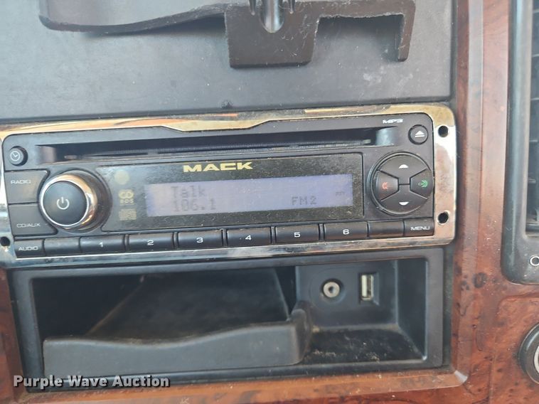 image for item OK9933 2012 Mack CXU semi truck