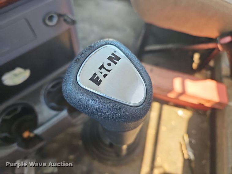 image for item OK9933 2012 Mack CXU semi truck