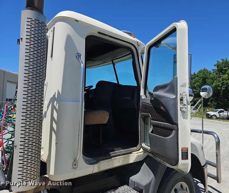 image for item OK9933 2012 Mack CXU semi truck