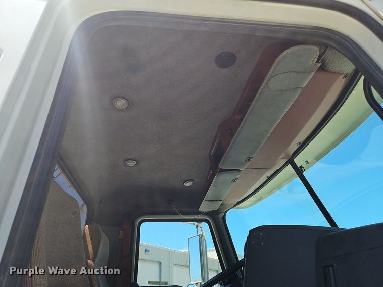 image for item OK9933 2012 Mack CXU semi truck