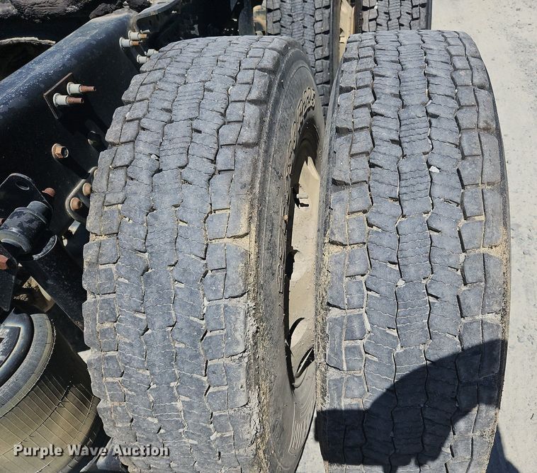 image for item OK9933 2012 Mack CXU semi truck