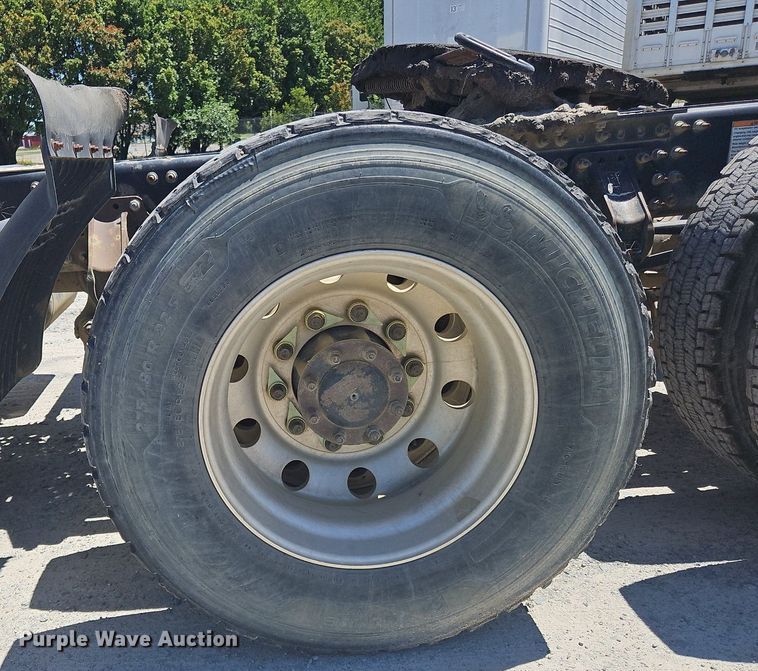 image for item OK9933 2012 Mack CXU semi truck