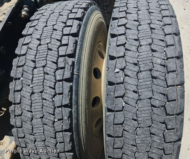 image for item OK9933 2012 Mack CXU semi truck