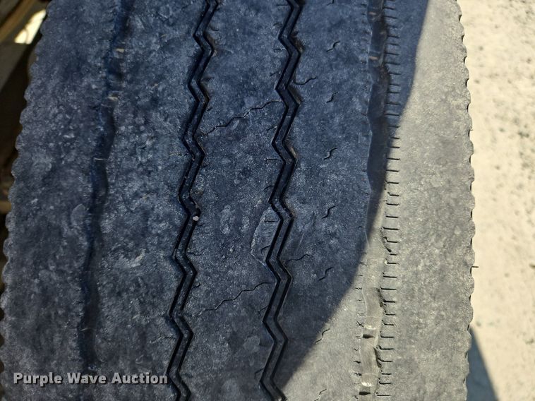 image for item OK9933 2012 Mack CXU semi truck