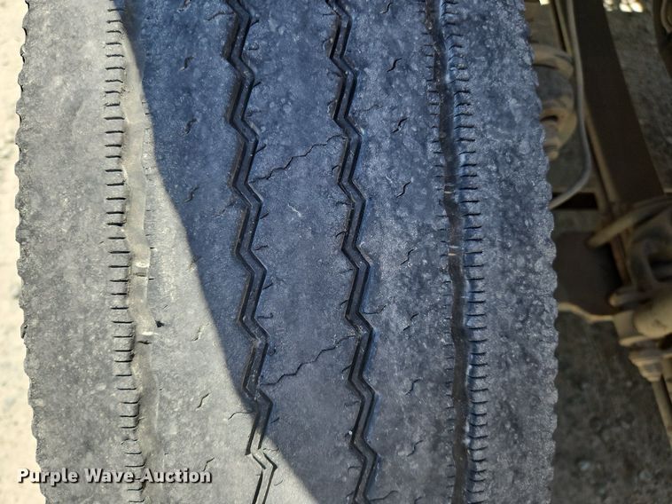 image for item OK9933 2012 Mack CXU semi truck