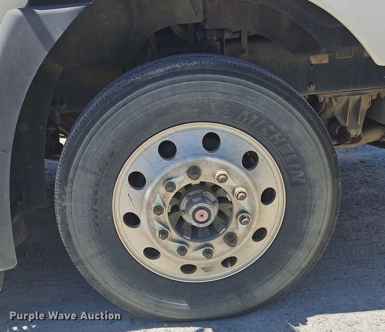 image for item OK9933 2012 Mack CXU semi truck