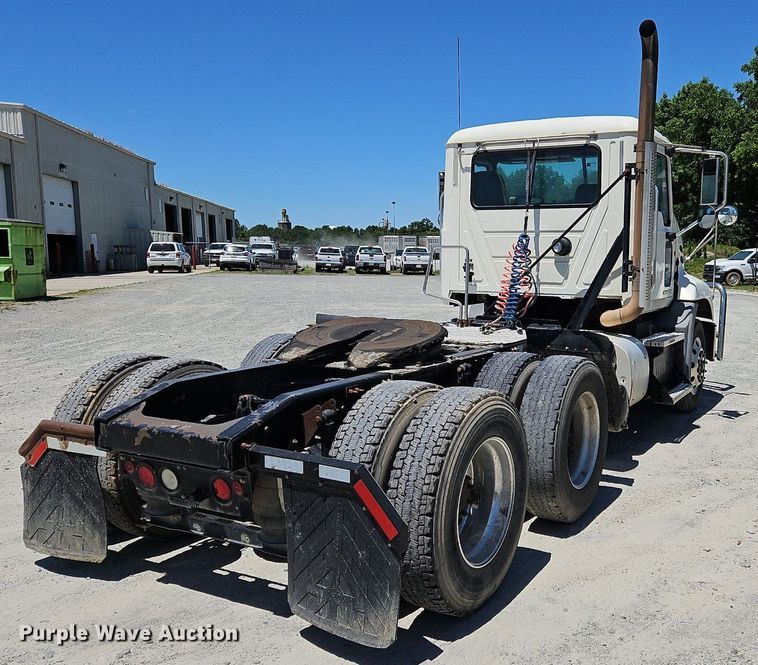 image for item OK9934 2012 Mack CXU semi truck