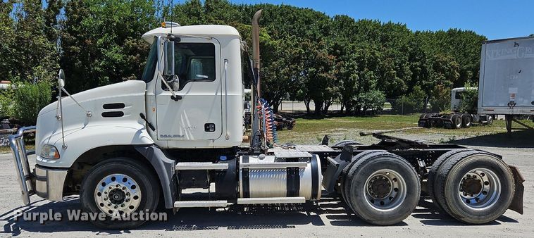 image for item OK9934 2012 Mack CXU semi truck