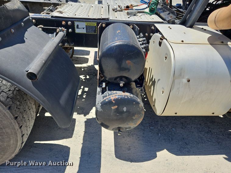 image for item OK9934 2012 Mack CXU semi truck