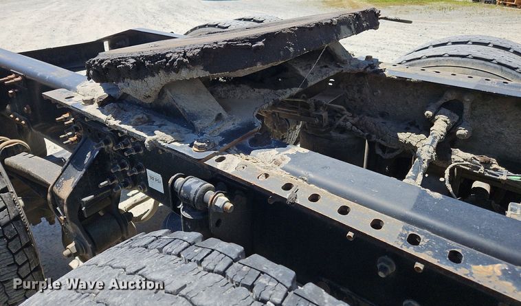 image for item OK9934 2012 Mack CXU semi truck