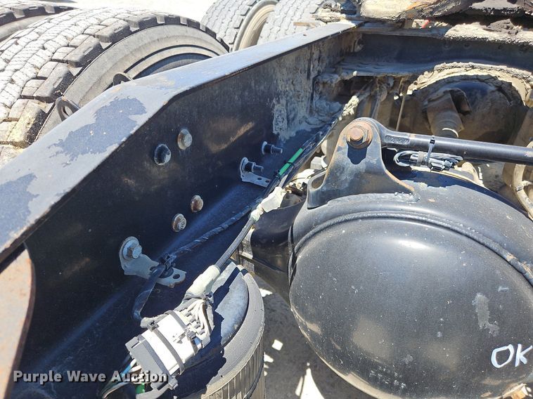 image for item OK9934 2012 Mack CXU semi truck