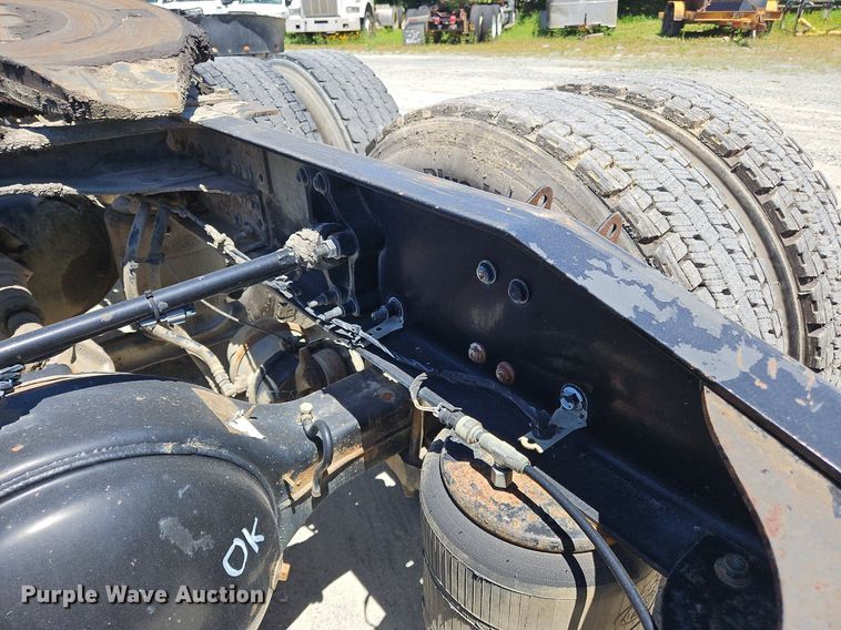 image for item OK9934 2012 Mack CXU semi truck