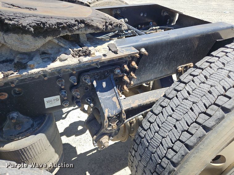 image for item OK9934 2012 Mack CXU semi truck