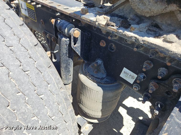 image for item OK9934 2012 Mack CXU semi truck