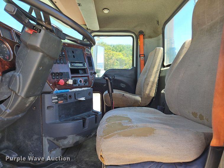 image for item OK9934 2012 Mack CXU semi truck