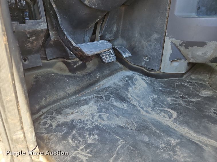 image for item OK9934 2012 Mack CXU semi truck