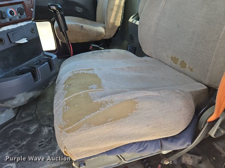 image for item OK9934 2012 Mack CXU semi truck