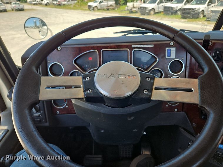 image for item OK9934 2012 Mack CXU semi truck