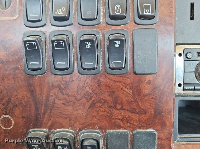 image for item OK9934 2012 Mack CXU semi truck