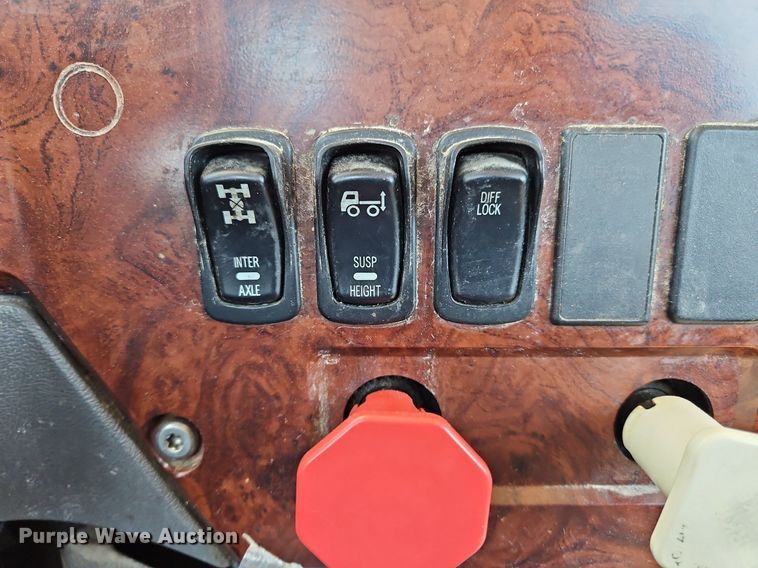 image for item OK9934 2012 Mack CXU semi truck