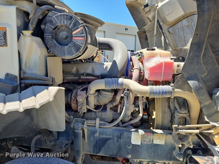 image for item OK9934 2012 Mack CXU semi truck