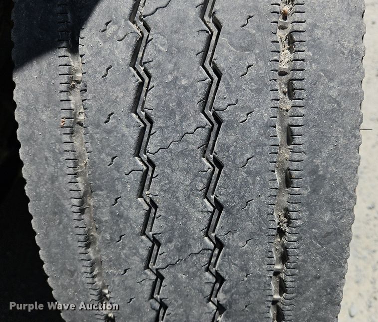 image for item OK9934 2012 Mack CXU semi truck