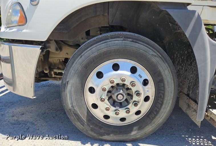 image for item OK9934 2012 Mack CXU semi truck