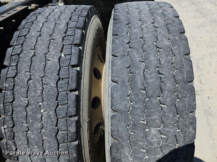 image for item OK9934 2012 Mack CXU semi truck