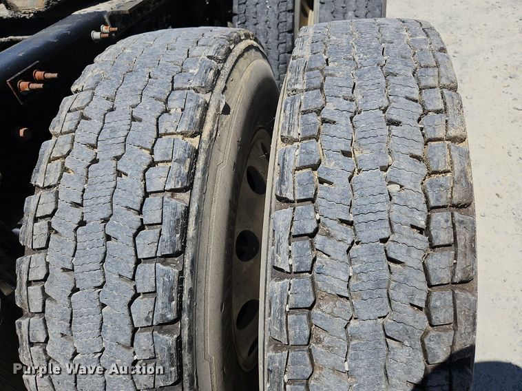 image for item OK9934 2012 Mack CXU semi truck