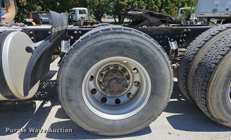 image for item OK9934 2012 Mack CXU semi truck