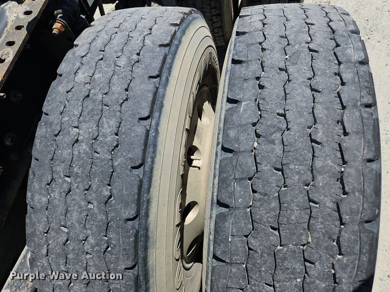 image for item OK9934 2012 Mack CXU semi truck