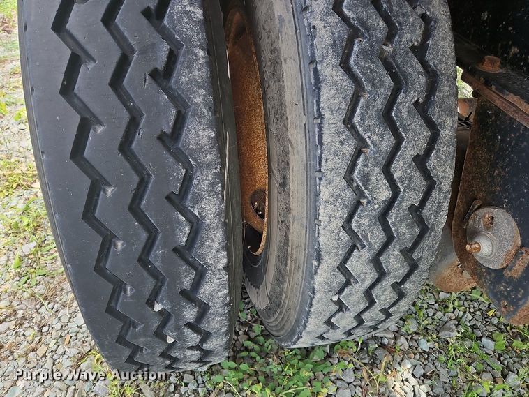 image for item OK9939 1999 Transcraft  TL-2000 Super-Beam flatbed trailer