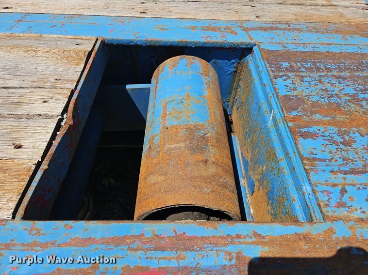 image for item OK9942 2010 Viking VL057102-4-60T oilfield trailer