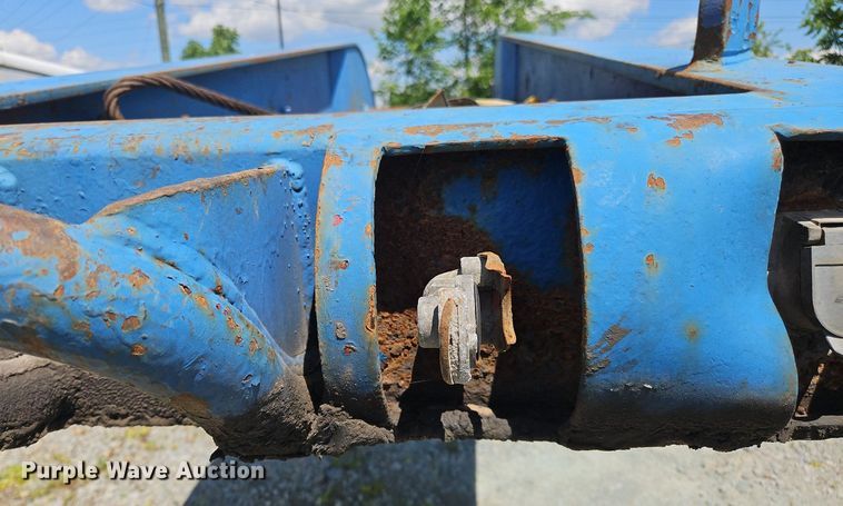 image for item OK9942 2010 Viking VL057102-4-60T oilfield trailer