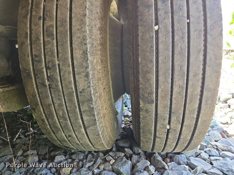 image for item OK9942 2010 Viking VL057102-4-60T oilfield trailer