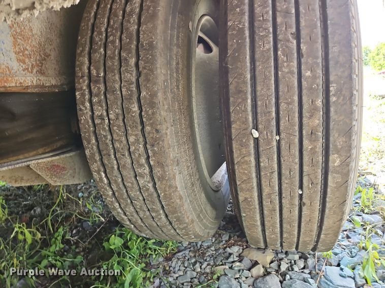 image for item OK9942 2010 Viking VL057102-4-60T oilfield trailer