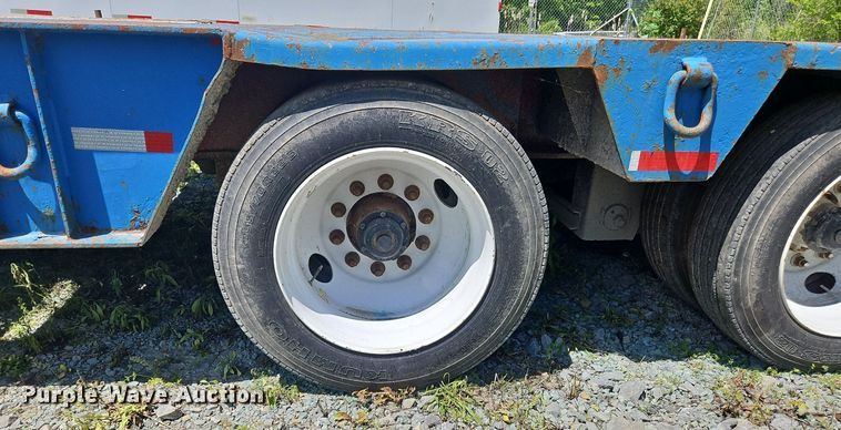 image for item OK9942 2010 Viking VL057102-4-60T oilfield trailer