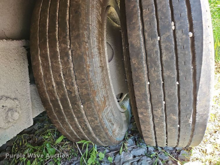 image for item OK9942 2010 Viking VL057102-4-60T oilfield trailer