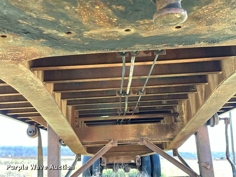 image for item OM9984 1991 Fontaine  FTW-4-8048SLW flatbed trailer