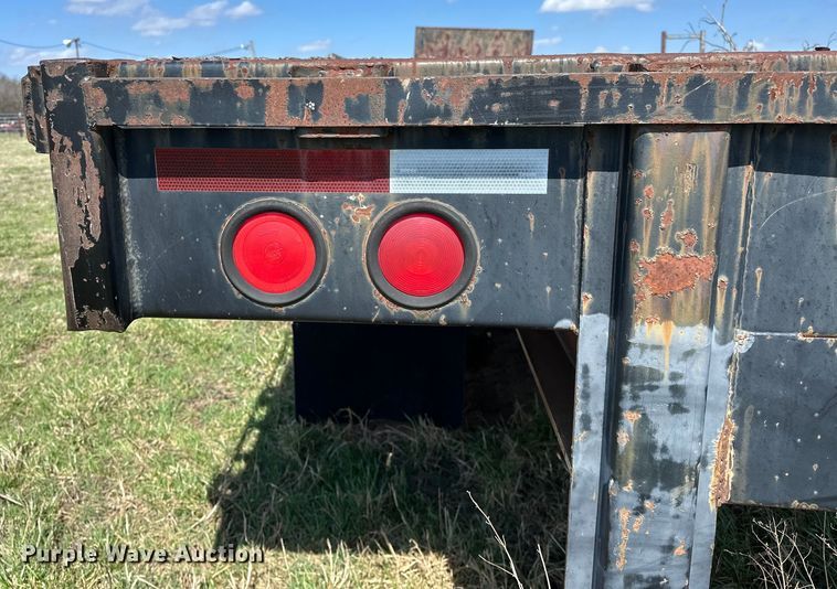 image for item OM9984 1991 Fontaine  FTW-4-8048SLW flatbed trailer