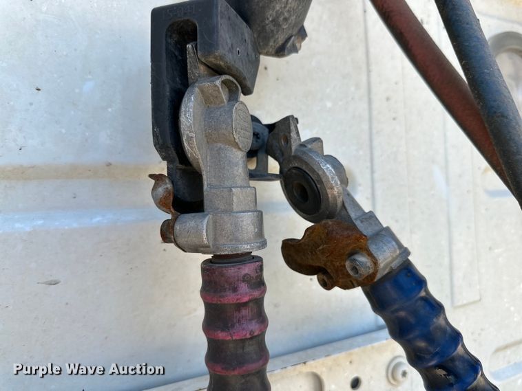 image for item ZA0418 2020 Volvo  VNR semi truck