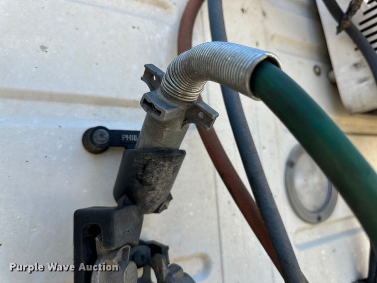 image for item ZA0418 2020 Volvo  VNR semi truck