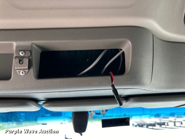 image for item ZA0421 2020 Peterbilt 579 semi truck